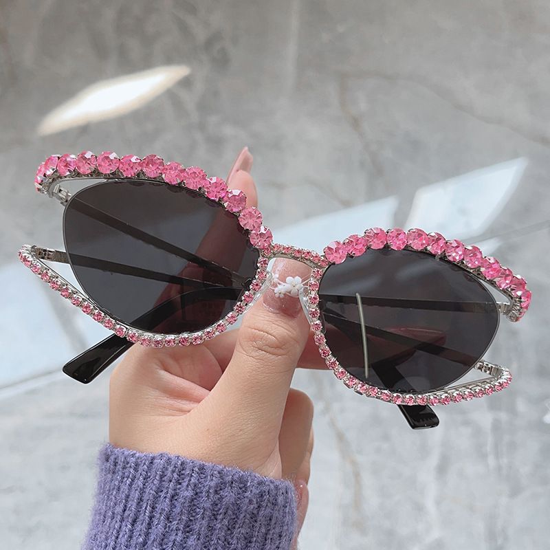 Fashion Crysta Shiny Sungasses Women Sexy Cat Eye Rhinestone Party Eegant Sun Gasses Femae Shades Ocuos De_voghion.com
