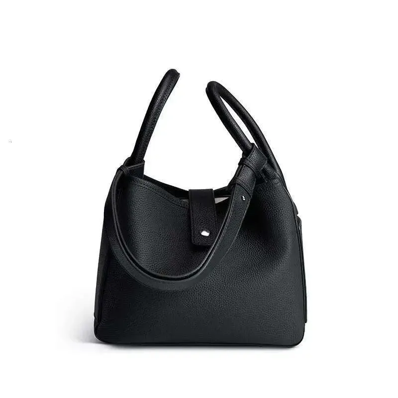 High Quality Designer Cowhide 2025 Niche Design Ladies Genuine Vegetable Basket Bags Temperament Soft Leather Shoulder_voghion.com