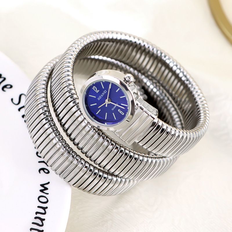Orologio da donna elegante al quarzo di alta gamma a forma di serpente con bracciale a tre cerchi_voghion.com