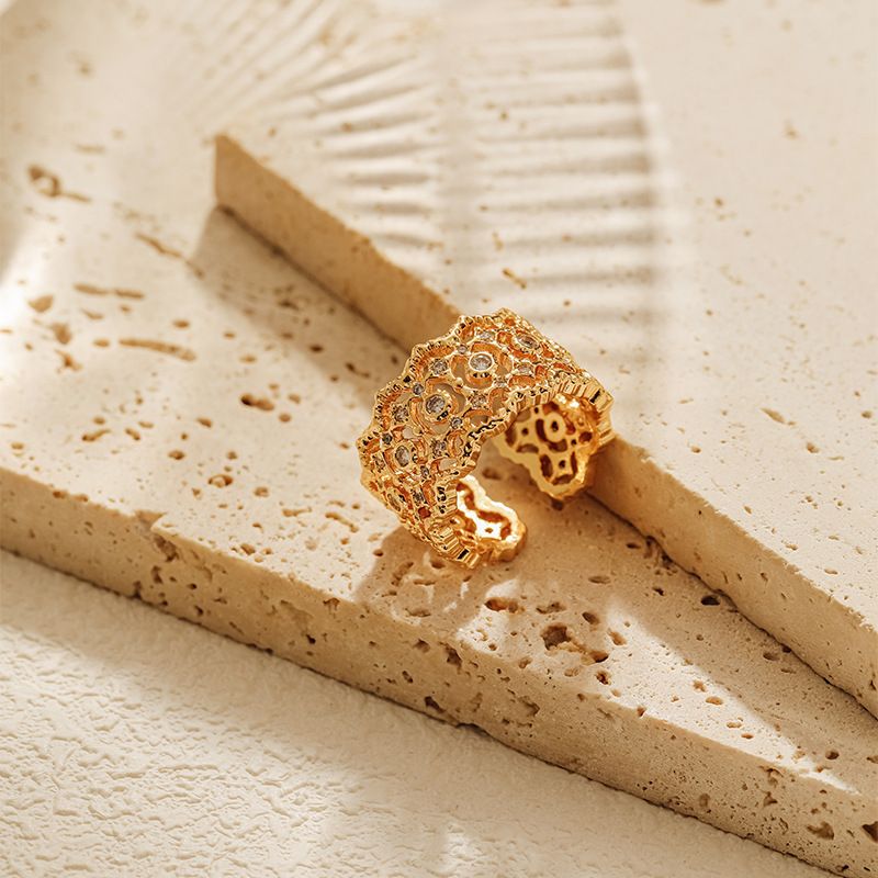 Anello di alta qualità in vero oro K placcato in ottone con design a farfalla e personalità, zircone, design squisito a goccia d'acqua_voghion.com