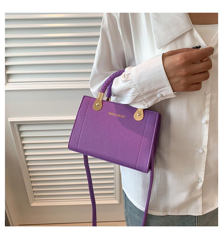 2024 Sommer Neue Mode Weben Handtasche Einzelne Schulter Crossbody Kleine Quadratische Damentasche Mischreihe_voghion.com