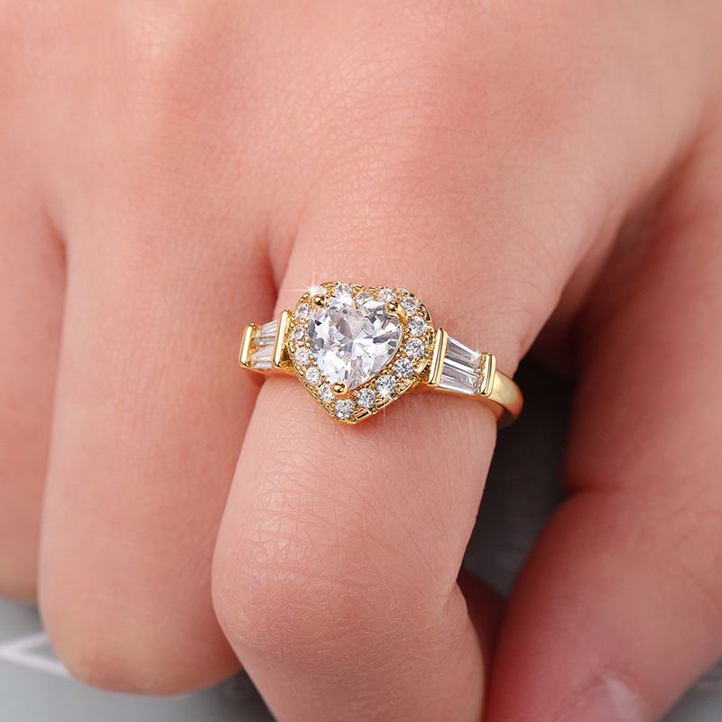 Cao Shi exaggerates heart-shaped, Valentine's Day proposal and engagement gift, super sparkling love zircon women's_voghion.com