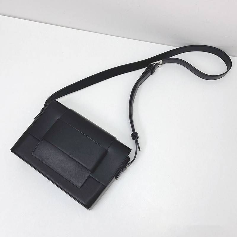 Un simple sac à main conçu pour les hommes et les femmes 2022, un nouveau sac à main en mode Nischen, un sac à main Joker plus léger_voghion.com