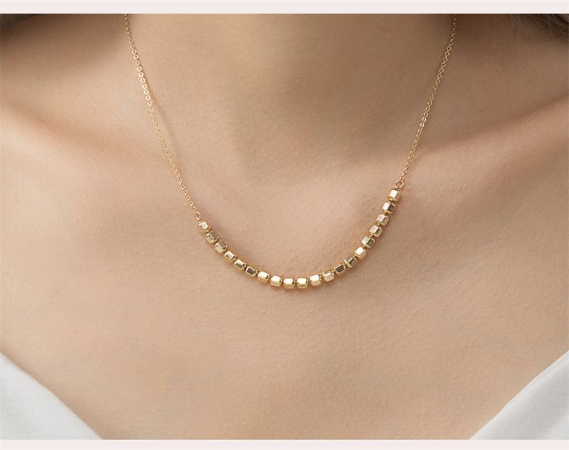 2025 Nya Ankomster 14K Guldfyllda Pärlor Elegant Pärl Choker Handgjorda Hängen Antracitbeständigt Halsband Boho Damsmycken_voghion.com