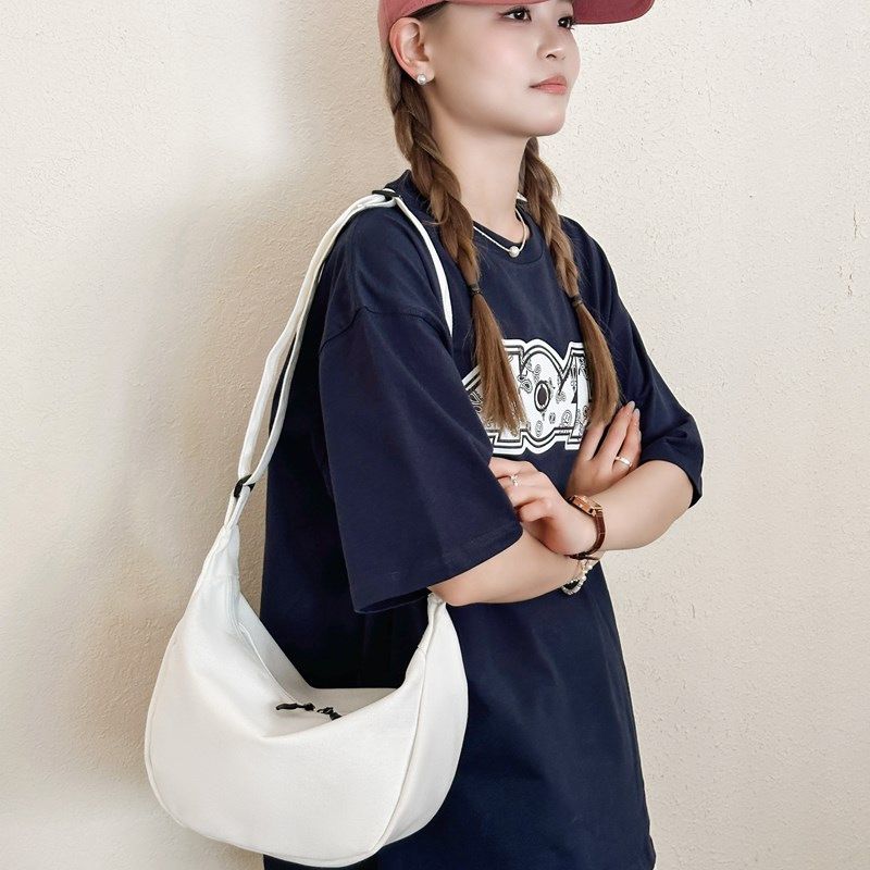 Nova bolsa de verão leve pequena com axila e alça única transversal, bolsa versátil para mulheres, 2025_voghion.com