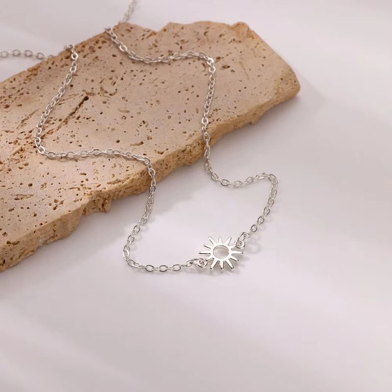 Retro Ethnic Bohemian Beach Simple And Versatile Sunflower Collarbone Chain Titanium Steel 18k Gold Necklace Jewelry_voghion.com
