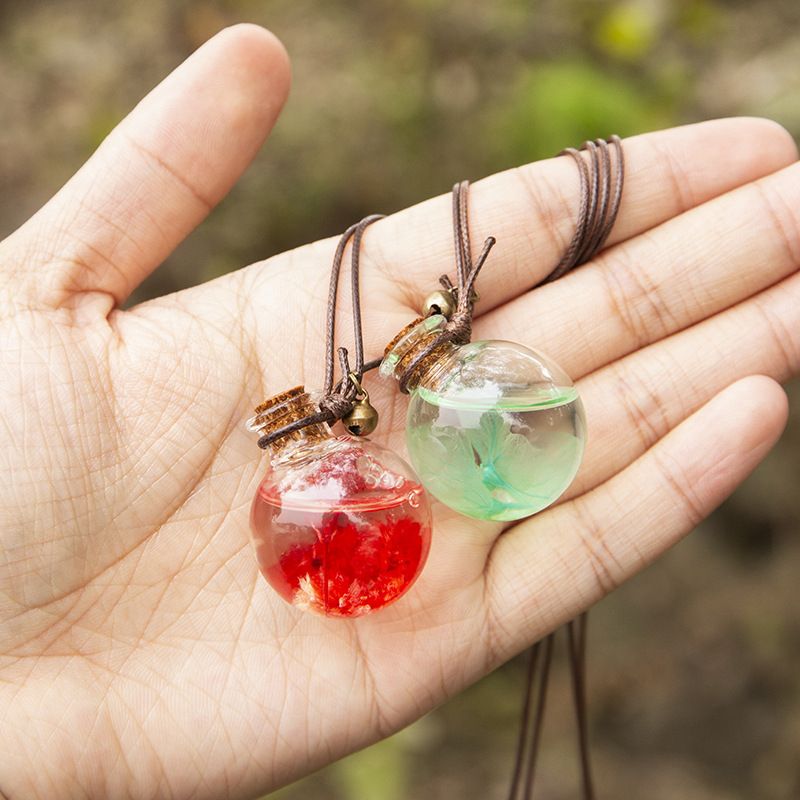 Piccolo ciondolo in vetro per interni auto, ornamento artistico e fresco per bottiglia di profumo appesa_voghion.com
