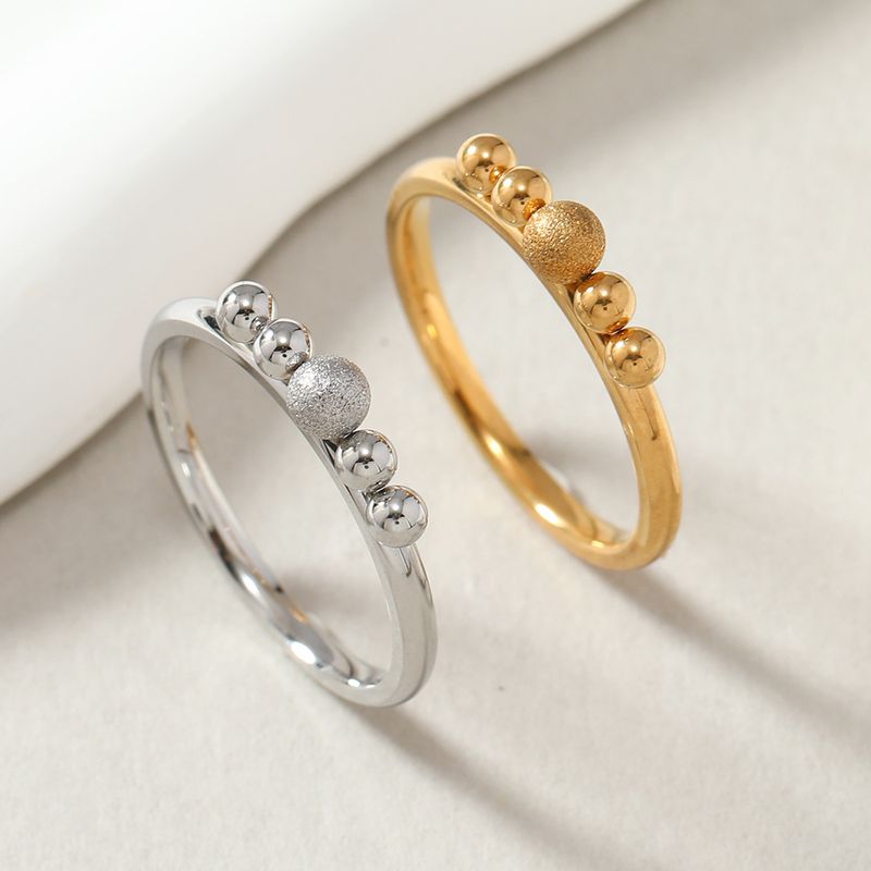 Edelstahlschmuck im minimalistischen Design, sensorisches Ringschweißen, 5 mattierte Kugeln, Titanstahlringe_voghion.com