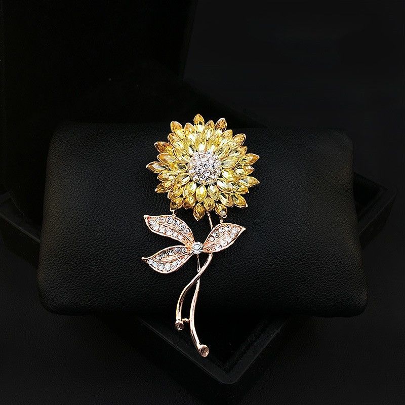 Spilla di temperamento di girasole coreano nuovo fiore di petto squisito delle donne del sole design accessori vestito di alta qualità_voghion.com