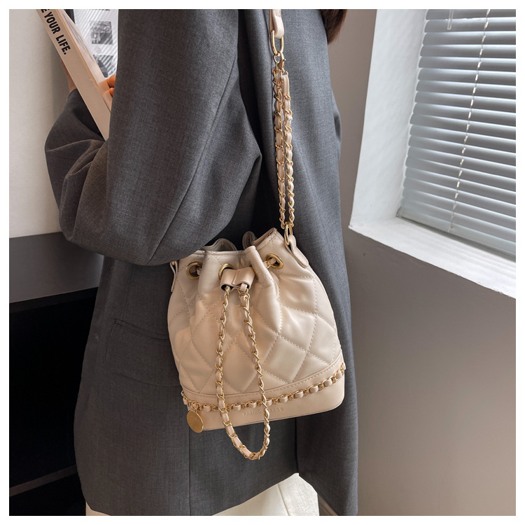 Beliebte Handtasche frauen Tasche 2023 Herbst/Winter Neue Mode Vielseitige Mode Kette Umhängetasche Wasser Eimer Tasche_voghion.com