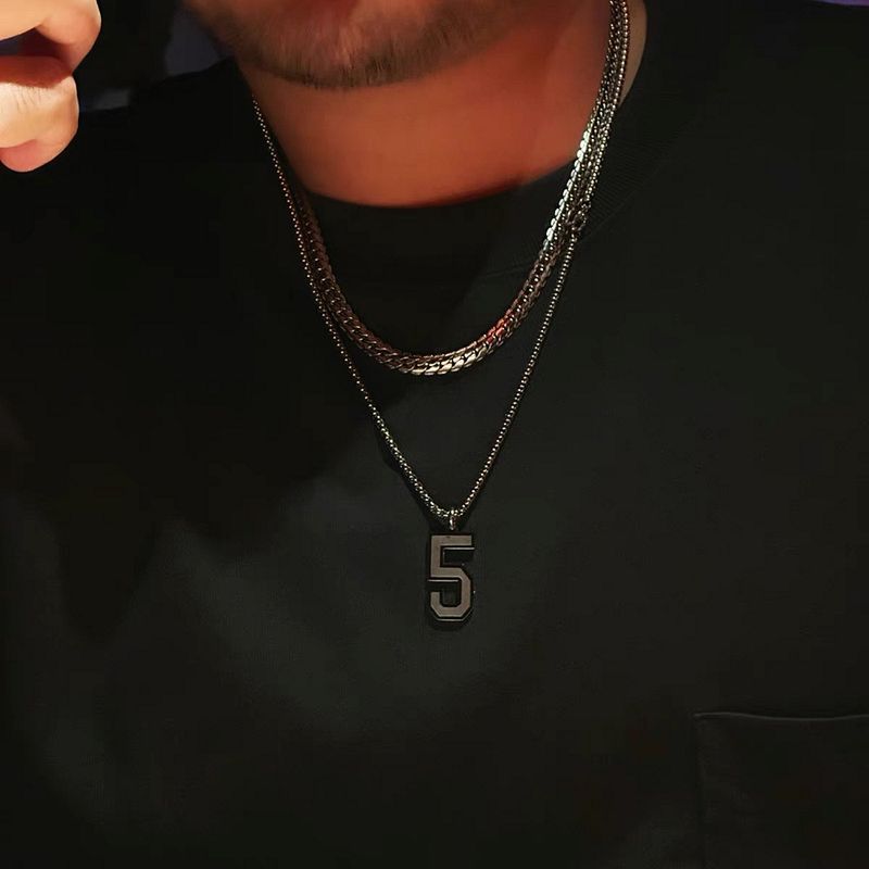 Titanium stalen, niet-verkleurende, reliëf Cubaanse ketting, trendy, all-match sleutelbeenketting voor mannen en vrouwen, niche persoonlijkheid, platte slangbotketting, sieraden_voghion.com