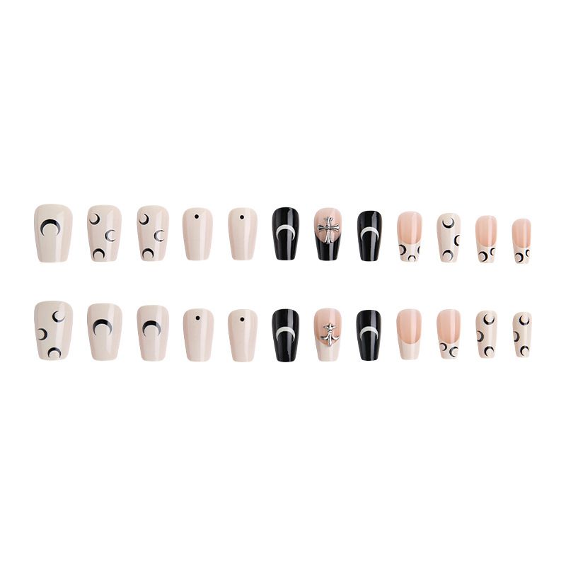 Sweet and Cool Spicy Girl Style Wearing Darkness Croix Heart False Nail Patch_voghion.com