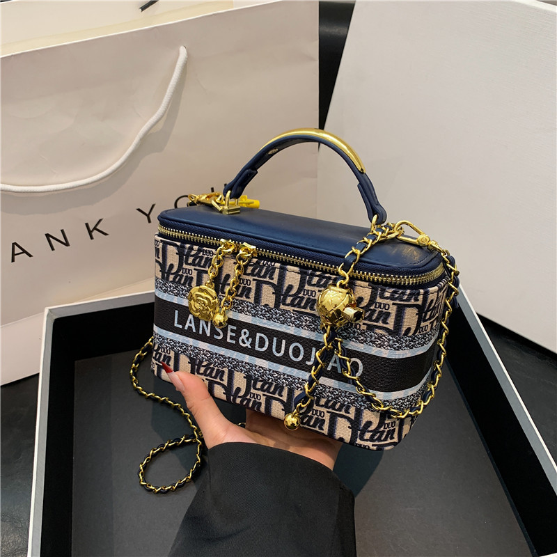 Hochwertige und Nischen-Designer-Box mit Aufdruck für Damen 2024 Neue Pendlertasche mit einer Schulter und kleiner quadratischer Umhängetasche_voghion.com
