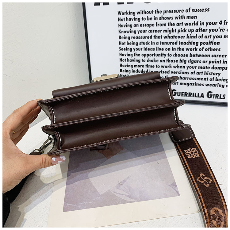 Women's New Fashionable and Trendy Handbag Casual and Versatile Scarves Single Shoulder Bag Retro Printed Handbag Crossbody Small Square Bag_voghion.com