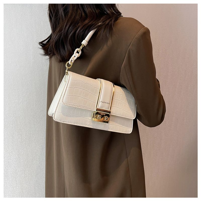 Este ano popular nicho design crossbody feminino verão 2023 novo estilo bloqueio pequeno quadrado moda casual bolsa de ombro_voghion.com