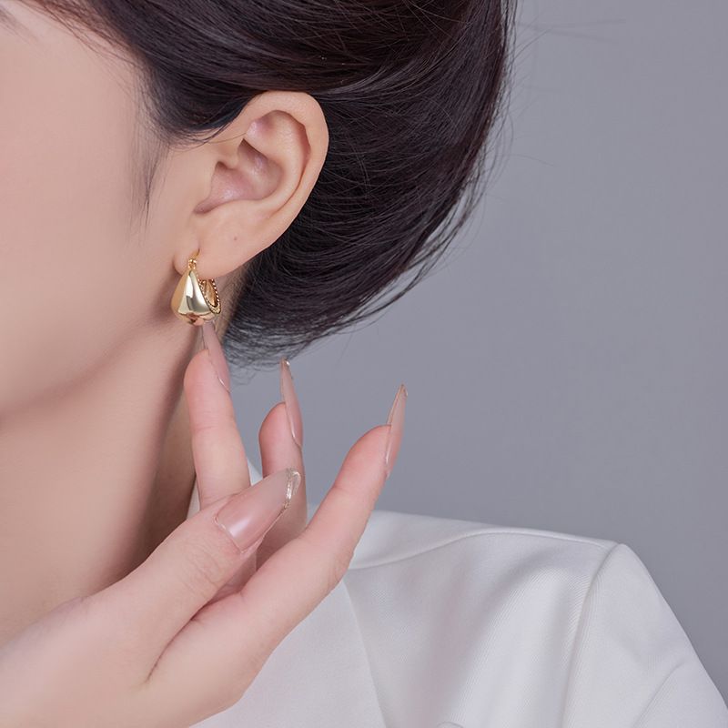 Orecchini da donna con gemme dorate e perle, orecchini in metallo di alta qualità con zirconi, nuovi orecchini versatili con personalità di nicchia, stile francese, eleganti, leggeri e di lusso._voghion.com
