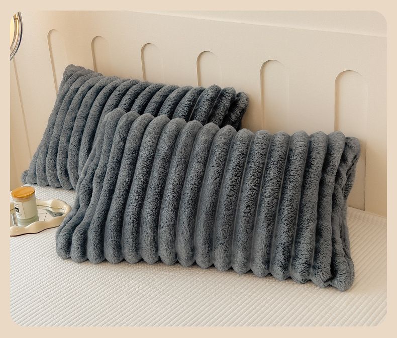 Bosonsnow Premium Solid Fleece Throw Blanket – 260GSM Ultra-Soft Fabric, Modern Minimalist Style, Ideal For Home & Travel (Multiple Sizes & Colors)_voghion.com