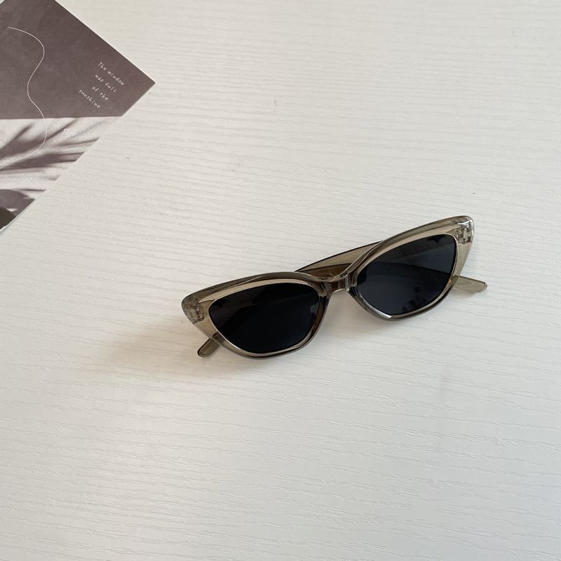 Børns drenge piger, forår 2024 trendy og cool, cat eye solbriller til babyer, parasol trend_voghion.com