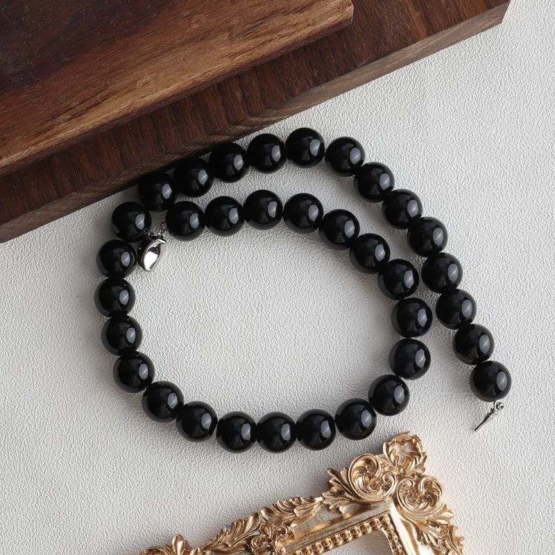 Collana di perle rotonde perfette della famiglia Shi dello stesso stile della febbre coreana per le donne, leggera ed estiva, di lusso, di fascia alta, Internet_voghion.com