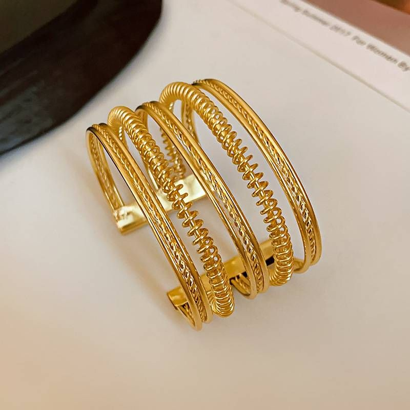 Simple Cold Wind Metal Open Niche Exaggerated High Sense Bracelet Personality Hand Accessories_voghion.com