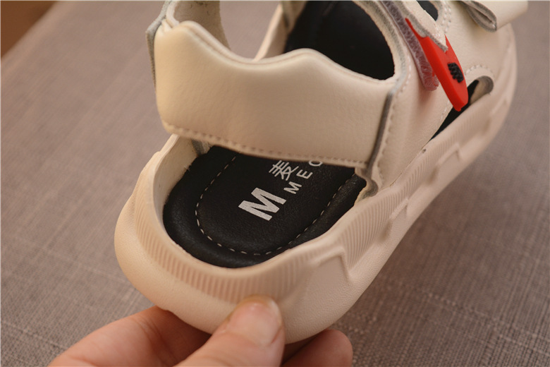 Neue 2024 Sommer feste Unterseite Klettverschluss Herren- und koreanische Strandschuhe leichte Kindersandalen_voghion.com