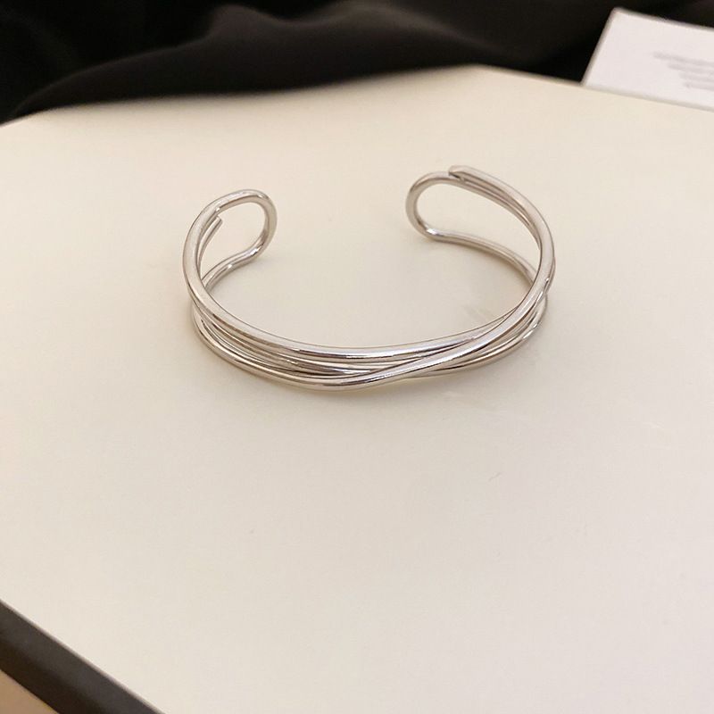 Cold Wind Cross Wave New Light Luxury Fashion Bracelet, Simple And High End Handpiece_voghion.com
