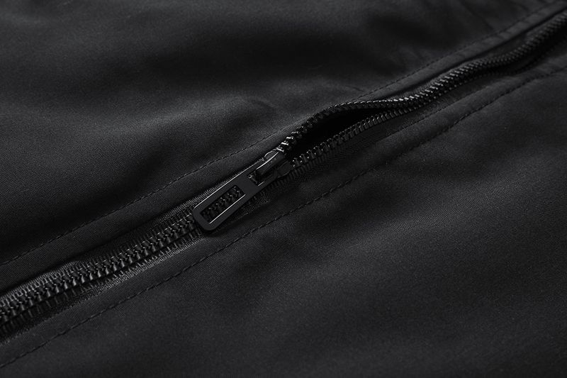 Herrenbekleidung: Trendige bestickte Bomberjacke für Herren – dicker Arbeitsmantel aus Baumwolle in Militärgrün, locker sitzende Winterjacke im Baseball-Stil_voghion.com