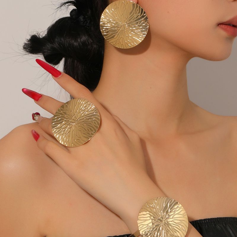 Schmuckset Goldschmuckset Damenschmuckset Übertriebener Punkring Armband Ohrring für Frauen Nischentextur Schmuckset_voghion.com