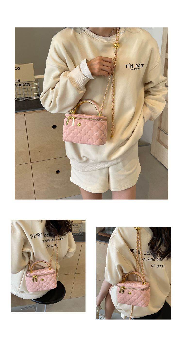 Beibei Shangpin 2024 New Korean Fashion niche Golden Ball Chain Makeup Handheld One Shoulder Diagonal Cross Tidal_voghion.com