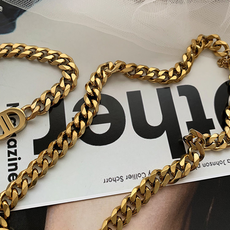 Gold Thick Chain Letter Titanium Steel Necklace Female Hip Hop Personality Short Collar Chain Versatile_voghion.com