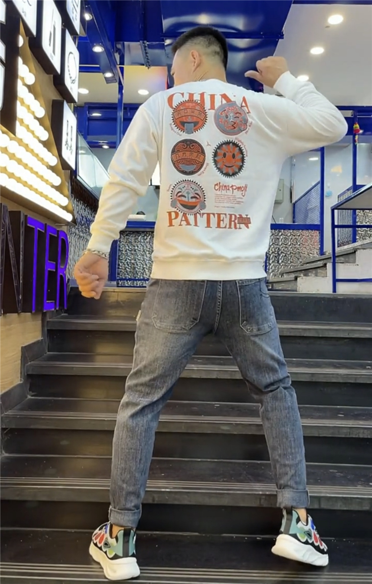 Männer in Guards 2022 Herbst Neue Smiley Gesicht Langarm Mode Lose Pullover Mantel Kwai Net Rot Rundhals Kleidung_voghion.com