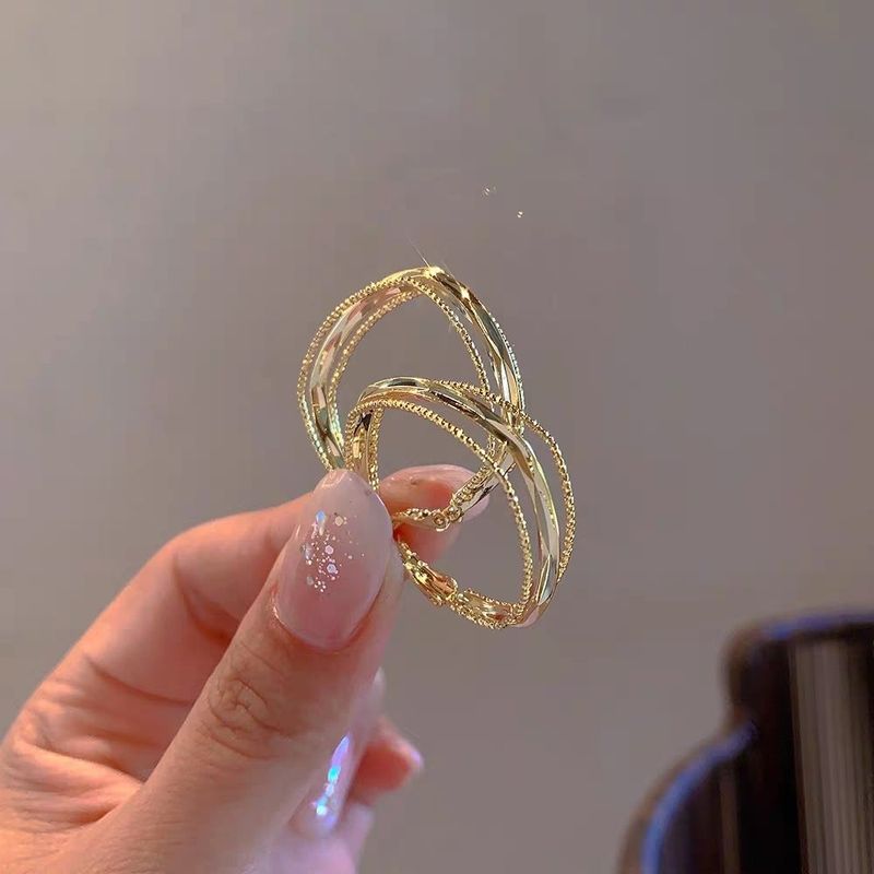 Diseño de nicho de lujo ligero minimalista, pendientes de estilo moderno de alta gama, nuevos pendientes elegantes para mujer 2023_voghion.com