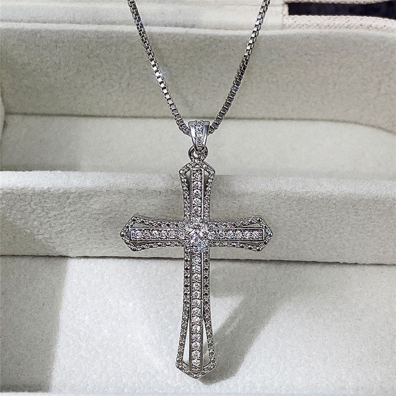 Heiße Verkäufe Huitan Hip Hop Kreuz Halskette für Frauen mit schillerndem CZ-Stein Silberfarbe Cooles Hals-Accessoires Party Trendy Schmuck_voghion.com