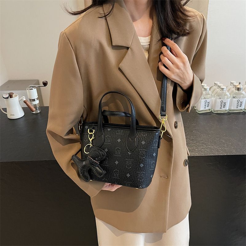 Borsa a tracolla con stampa di orso carino da donna, modello a secchiello, modello a spalla, modello 2025, per ufficio e pendolarismo._voghion.com