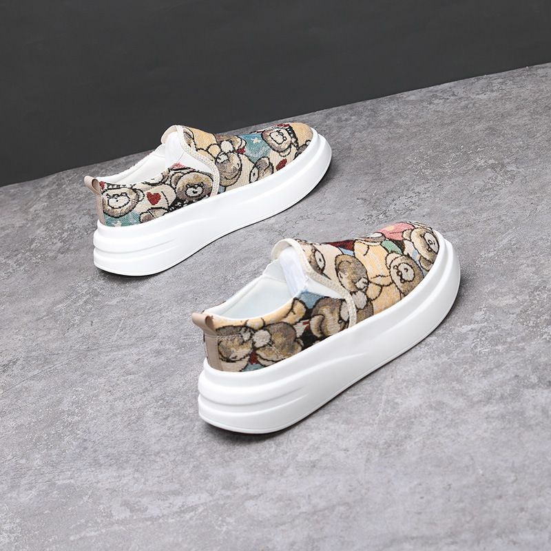 Atmungsaktive Slip-On Lazy Herren-Segeltuchschuhe im chinesischen Stil mit dicken Sohlen und großer Höhe_voghion.com