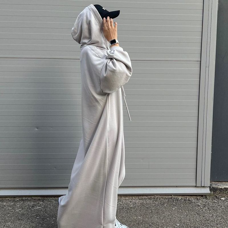 Damenbekleidung Einfarbiges Pulloverkleid mit Kapuze_voghion.com