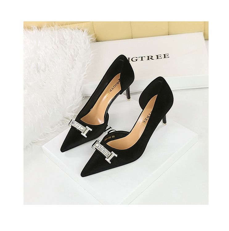 1363-AK80 Bankett High Heels Damen mit dünnen Absätzen, Wildlederoberfläche, flacher Öffnung, spitzer seitlicher Hohlmetall-Wasser_voghion.com