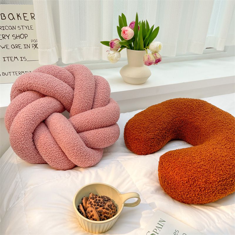 Cuscino per divano a forma di cuscino in velluto Teddy_voghion.com