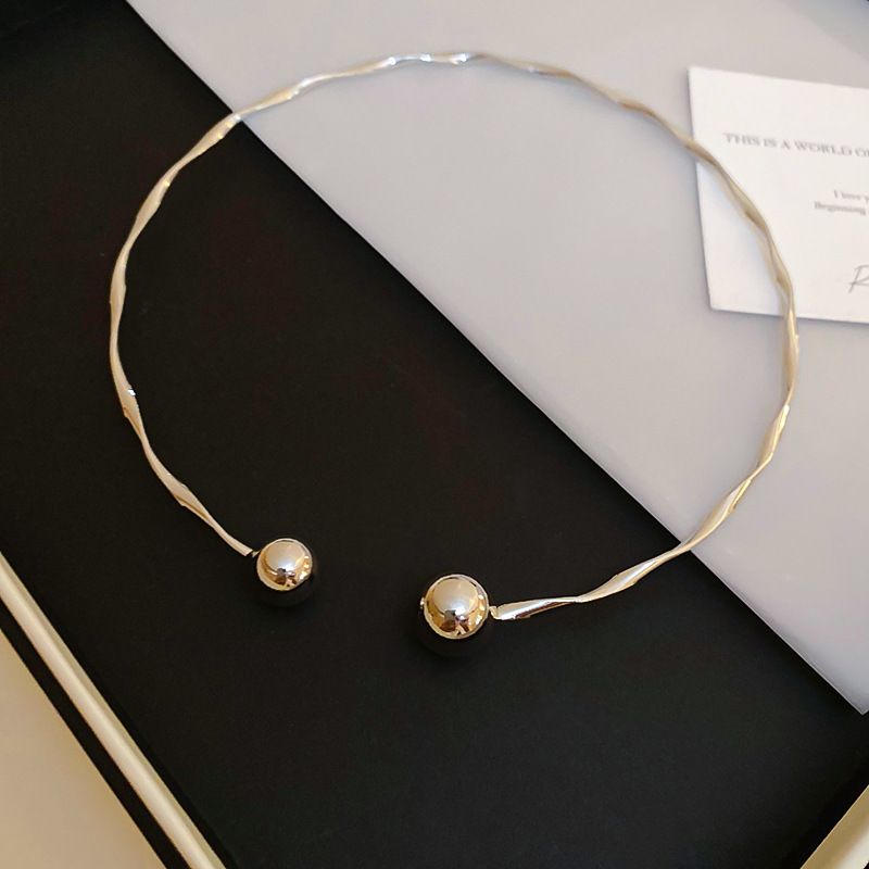 Kallvind Rund Vriden Öppen Krage Enkel Och Avancerad Choker Stil Design Smycken_voghion.com
