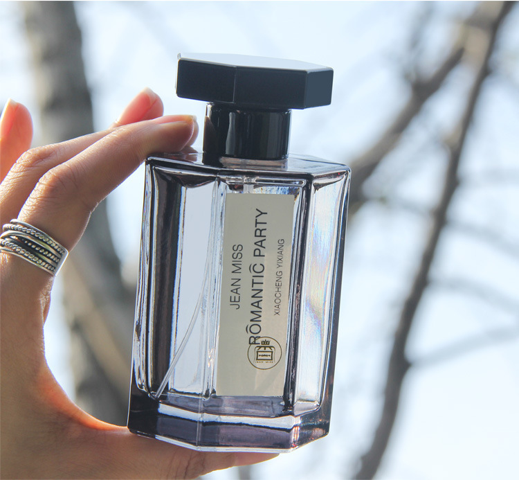 Nuovo profumo Yi Xiang A Small Town The Road to Hell Profumo per uomo e donna Berlino Studentesse Fragranza fruttata Eau de Toilette a lunga durata 100 ml_voghion.com