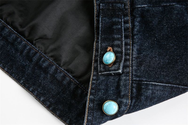 Herren-Jeansjacke im Used-Look – Akzente in Smaragdgrün mit Knöpfen, Vintage-Waschung, Streetwear im Loose Fit (Polyestermischung, Retro-Nähte)_voghion.com