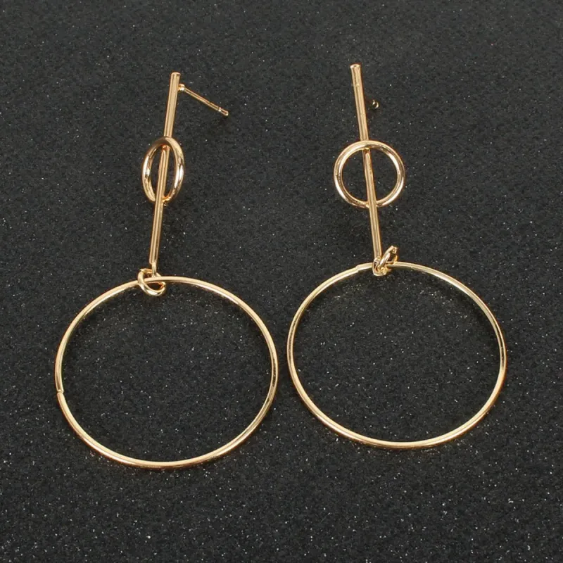 Trendige runde, geometrische C-förmige Ohrringe aus europäischer und amerikanischer Legierung, geeignet für Pendler und unterstreichen den individuellen Stil._voghion.com