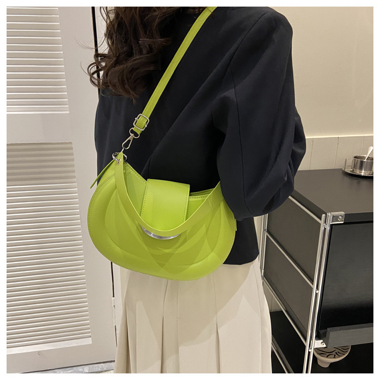 Borsa semplice per ascelle di nicchia Borsa casual a mezzaluna popolare 2023 Nuova borsa estiva Borsa a tracolla di tendenza della moda da donna_voghion.com