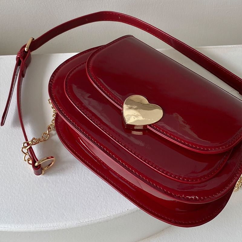 Patent Leather Women's Love Heart Messenger Bag Retro Red Ladies Small Shoulder Bags Fashion Chain Female Saddle Bag Handbags_voghion.com
