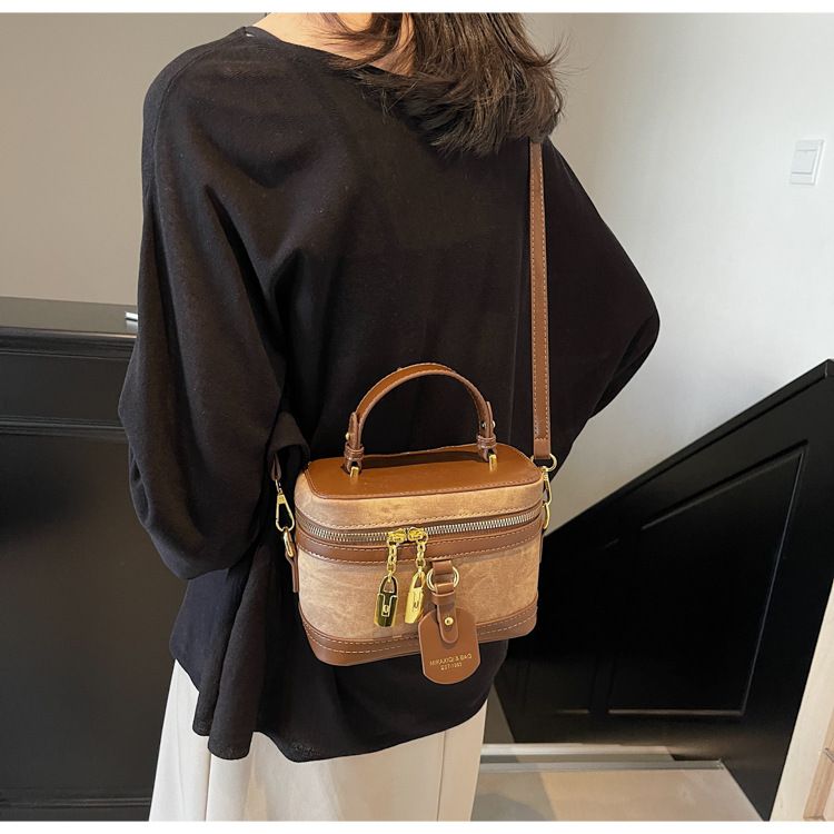 Borsa di nicchia di fascia alta per le donne 2024 Nuova tracolla alla moda in colori contrastanti con texture versatile, portatile_voghion.com