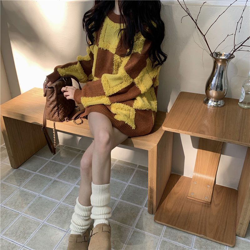 Retro checkerboard plaid sweater for women in autumn and winter thickened outer wear loose lazy style pullover round neck sweater top_voghion.com