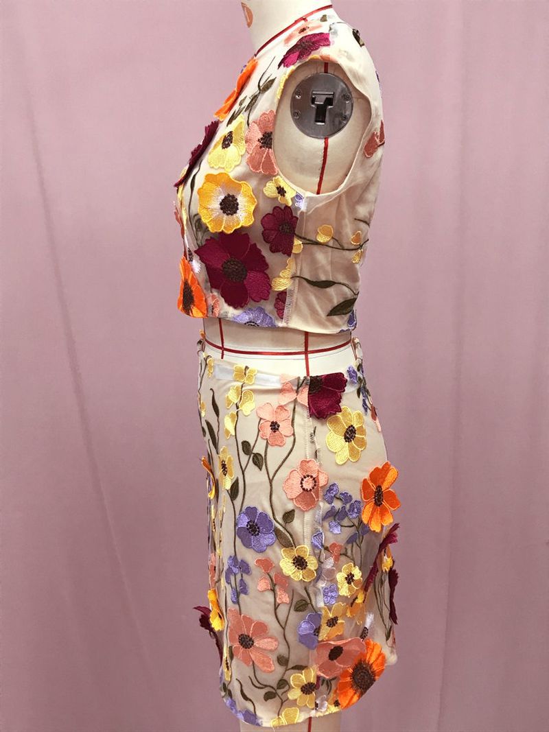 Women's Clothing Spring 2024 women's skirt high-end embroidery hook flower two-piece sleeveless short top hip skirt suit_voghion.com