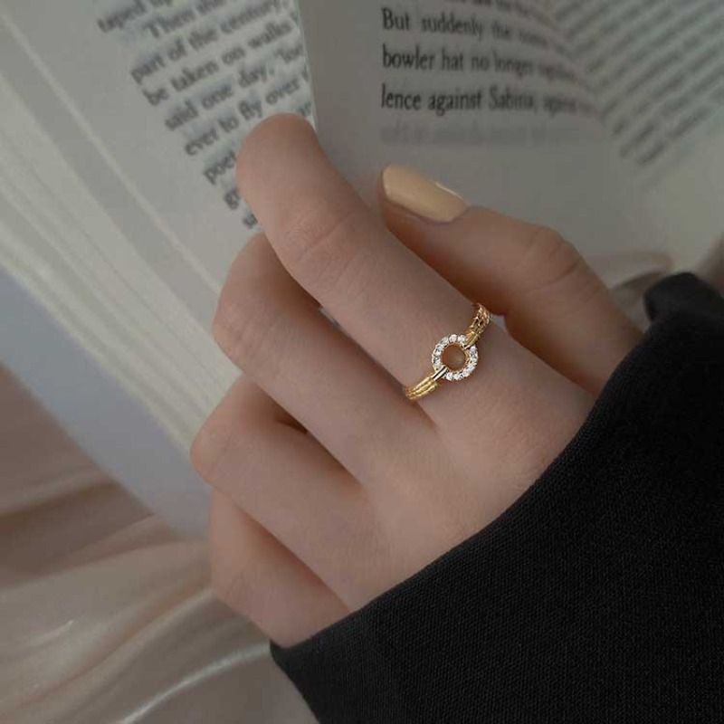 Pronta consegna Zircone Acciaio Inossidabile O Forma Geometrica Aperto Regolabile per Donna Colore Oro Anello Moda Popolare Accessori Gioielleria_voghion.com