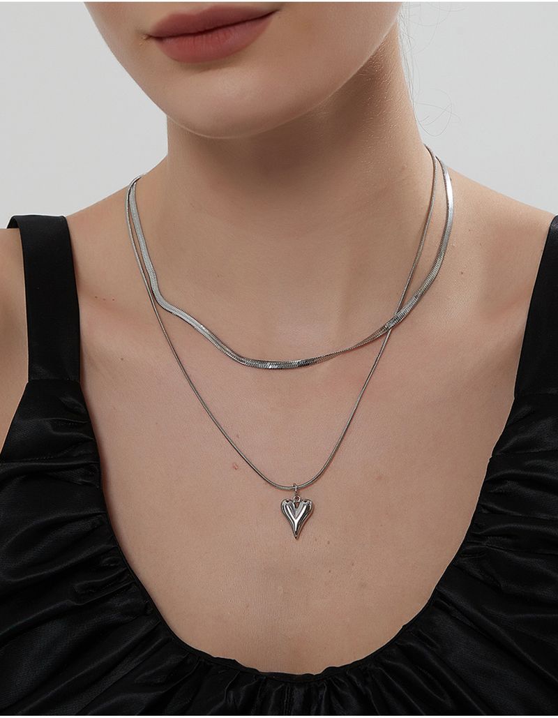 Damenschmuck Doppellagige Halskette mit Schlangenknochen und Liebessymbol, leichtes Luxus-High-End-Design, modisches Temperament, Schlüsselbeinkette_voghion.com