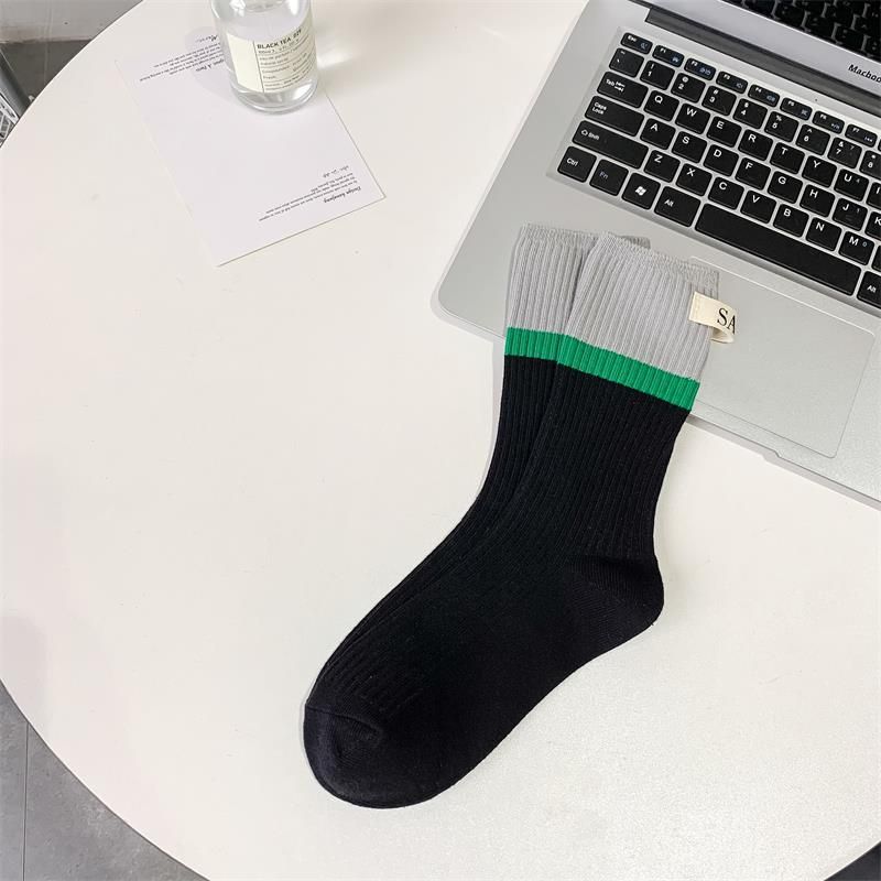 Calcetines largos de algodón holgados hasta media pantorrilla estilo universitario, estilo coreano 2025d, para mujer, con etiqueta de tela y letras, con tacón de bloque de color_voghion.com